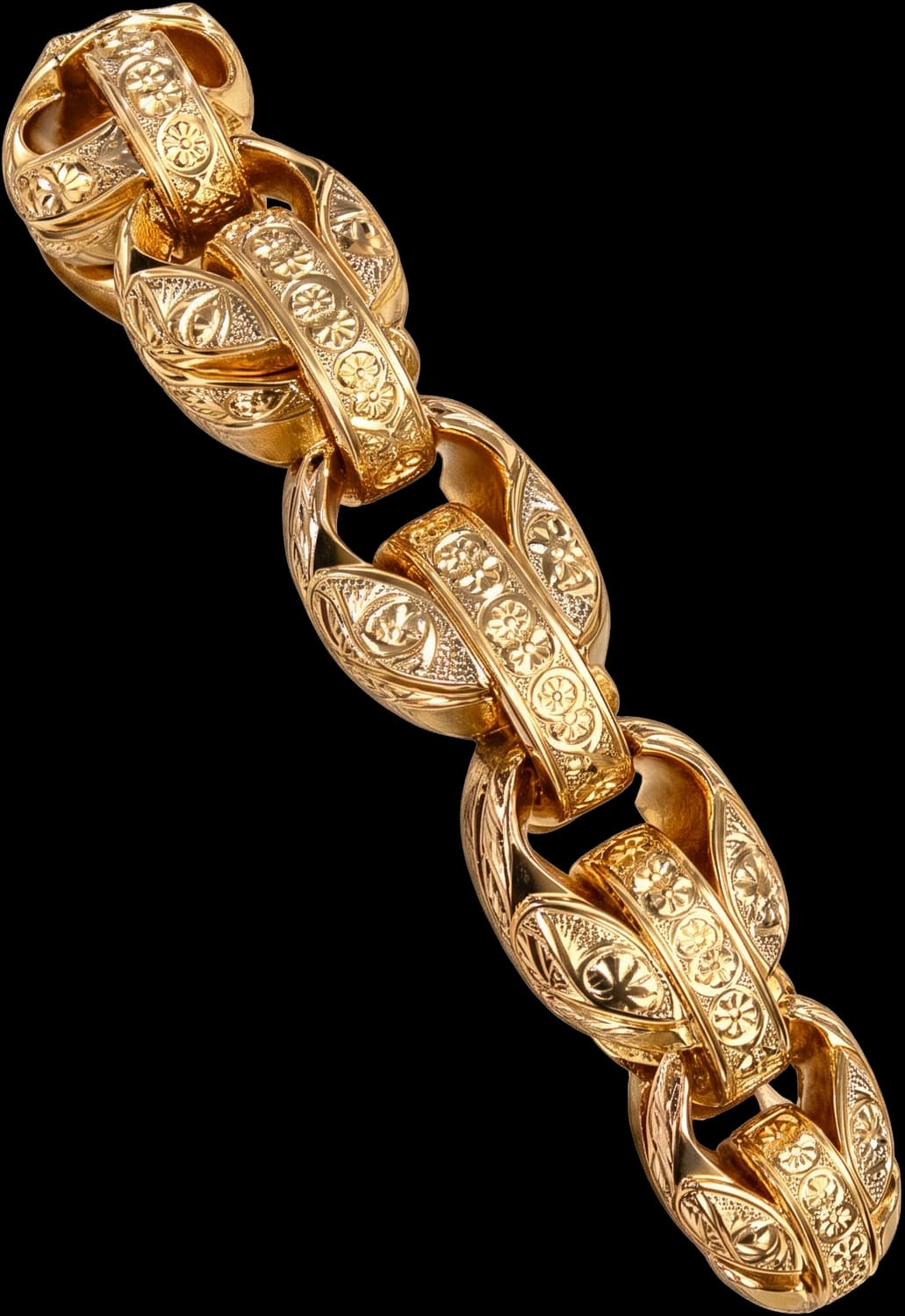 Gold bracelet of engraved oval links